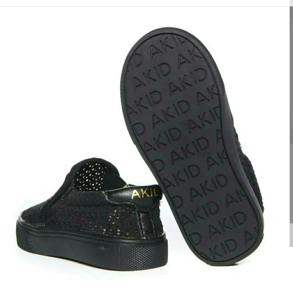Brand new AKID LIV in Black Mesh